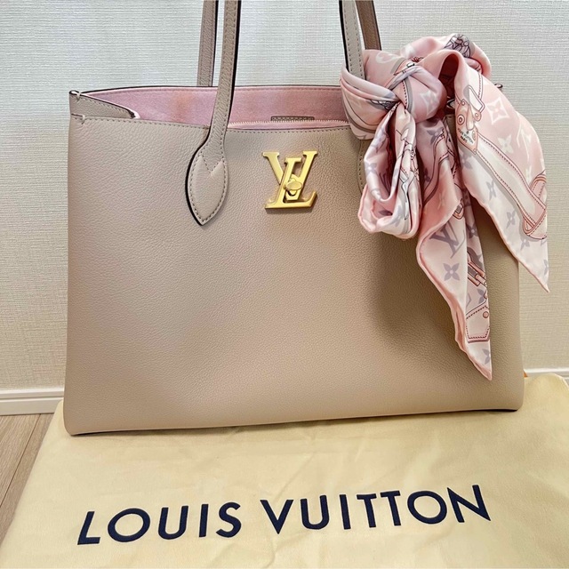 LOUIS VUITTON(ルイヴィトン)の【新品未使用】ルイヴィトン　ロックミー・ショッパー レディースのバッグ(トートバッグ)の商品写真