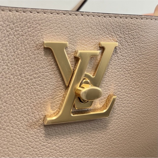 LOUIS VUITTON(ルイヴィトン)の【新品未使用】ルイヴィトン　ロックミー・ショッパー レディースのバッグ(トートバッグ)の商品写真