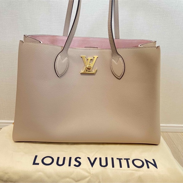 LOUIS VUITTON(ルイヴィトン)の【新品未使用】ルイヴィトン　ロックミー・ショッパー レディースのバッグ(トートバッグ)の商品写真