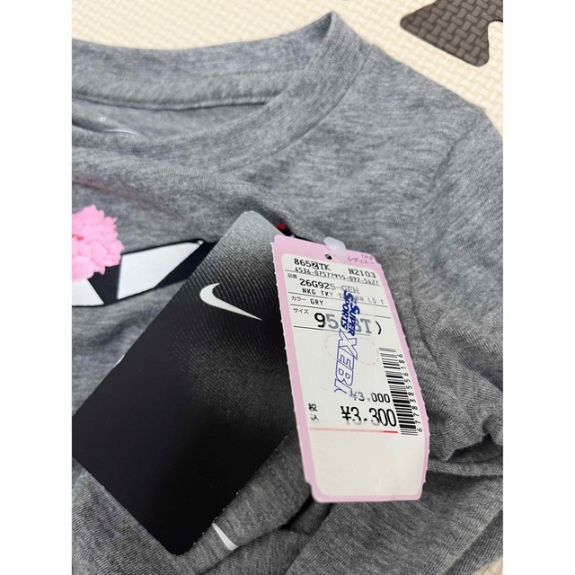 NIKE(ナイキ)のNIKE 新品　キッズロンT 長袖Tシャツ　95  キッズ/ベビー/マタニティのキッズ服男の子用(90cm~)(Tシャツ/カットソー)の商品写真