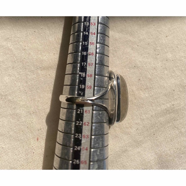 ルチルクォーツリングシルバー印台　個性が輝くぷるぷるの大粒リング　235mまゆA メンズのアクセサリー(リング(指輪))の商品写真