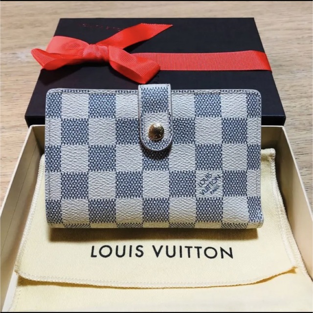 VUITTON 財布