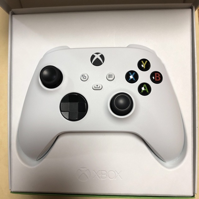 Xbox(エックスボックス)のX BOXワイヤレスコントローラー　　フリーク付き エンタメ/ホビーのゲームソフト/ゲーム機本体(その他)の商品写真