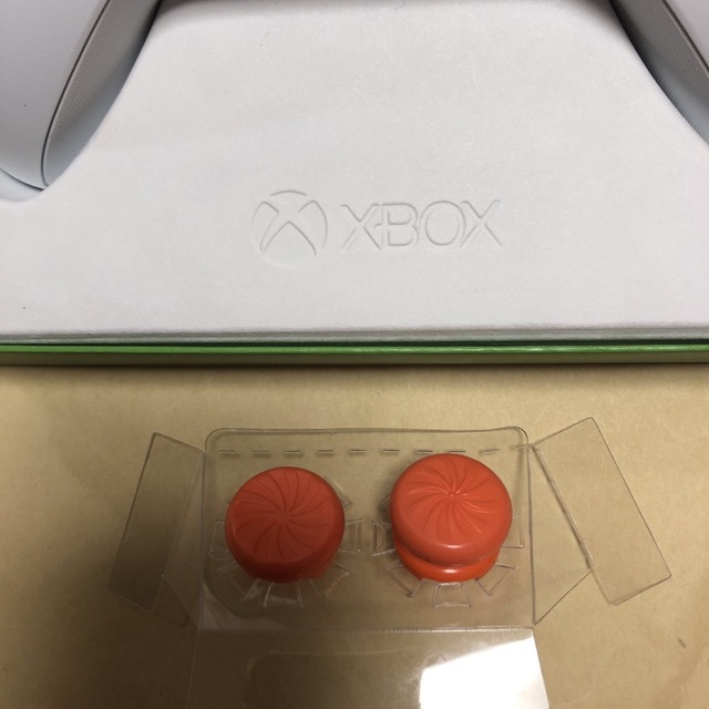 Xbox(エックスボックス)のX BOXワイヤレスコントローラー　　フリーク付き エンタメ/ホビーのゲームソフト/ゲーム機本体(その他)の商品写真