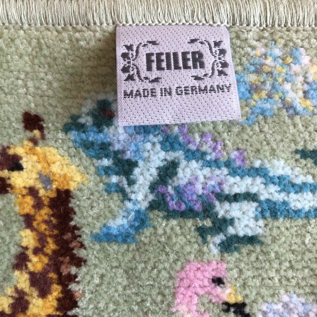 FEILER(フェイラー)の未使用✨【FEILER/フェイラー】25×25 cm ハンカチ　 レディースのファッション小物(ハンカチ)の商品写真