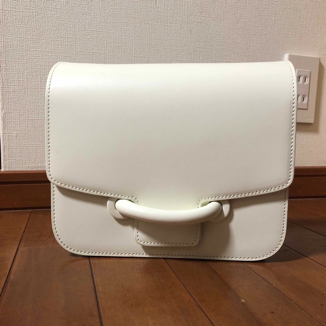 VASIC CITY MINI ホワイト ショルダーバッグ | www.ziwanipoultry.com
