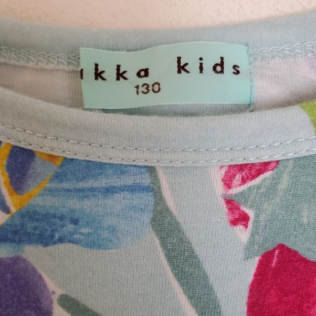 hakka kids(ハッカキッズ)のhakka kids　アシンメトリー花柄トップス　130 キッズ/ベビー/マタニティのキッズ服女の子用(90cm~)(Tシャツ/カットソー)の商品写真