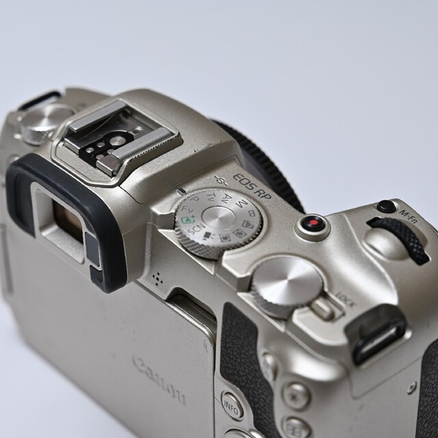 Canon EOS RP ゴールド ボディ ミラーレス一眼 Canon EOS RP ゴールド ボディ ミラーレス一眼