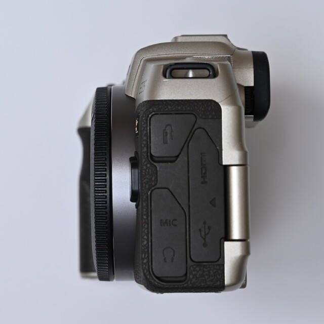 Canon EOS RP ゴールド ボディ ミラーレス一眼 Canon EOS RP ゴールド ボディ ミラーレス一眼