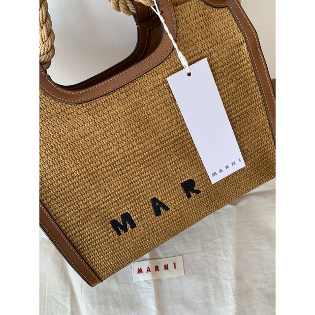 Marni(マルニ)のマルニ 新品 バーラップ バーチカルショッピングバッグ ロープハンドル Sサイズ レディースのバッグ(トートバッグ)の商品写真