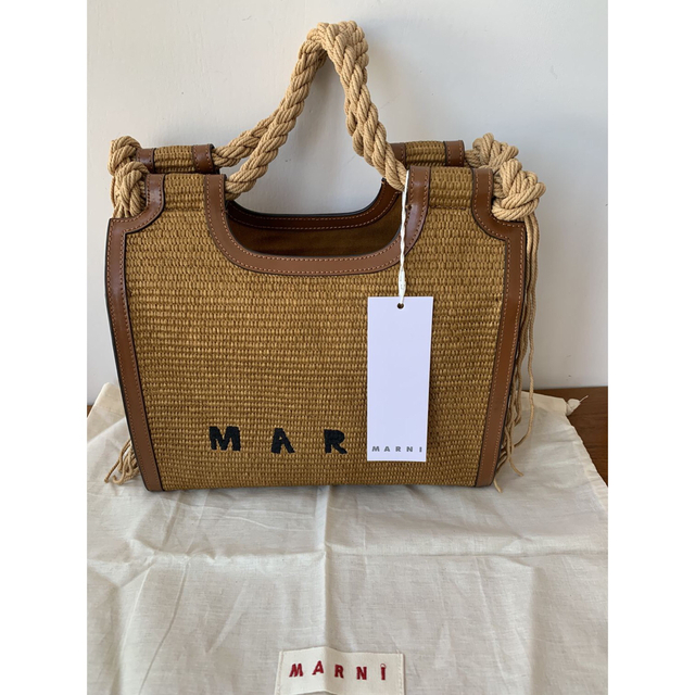 Marni(マルニ)のマルニ 新品 バーラップ バーチカルショッピングバッグ ロープハンドル Sサイズ レディースのバッグ(トートバッグ)の商品写真