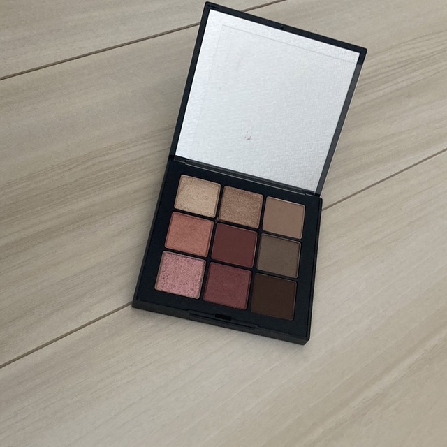 NARS(ナーズ)のNARS アンインヒビテッド　アイシャドーパレットS コスメ/美容のベースメイク/化粧品(アイシャドウ)の商品写真