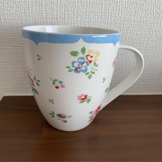 Cath Kidston(キャスキッドソン)のスプレイフラワー スプリング カップ/ Cath Kidston インテリア/住まい/日用品のキッチン/食器(グラス/カップ)の商品写真