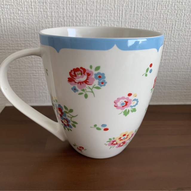 Cath Kidston(キャスキッドソン)のスプレイフラワー スプリング カップ/ Cath Kidston インテリア/住まい/日用品のキッチン/食器(グラス/カップ)の商品写真