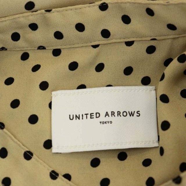 UNITED ARROWS(ユナイテッドアローズ)のユナイテッドアローズ UWSC ドット キャップスリーブブラウス ベルト付き レディースのトップス(シャツ/ブラウス(半袖/袖なし))の商品写真