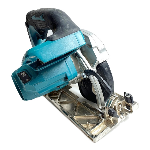 Makita(マキタ)の♭♭MAKITA マキタ  丸のこ　コードレス式 165mm 18v　本体のみ HS631D インテリア/住まい/日用品のインテリア/住まい/日用品 その他(その他)の商品写真