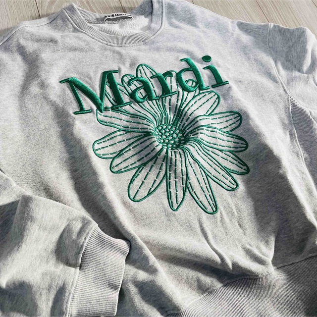 mardi mercredi 刺繍 マルディメクルディ トレーナー | フリマアプリ ラクマ