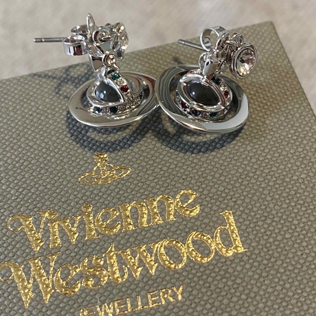 Vivienne Westwood - 《Vivienne Westwood》ドロップピアスの通販 by