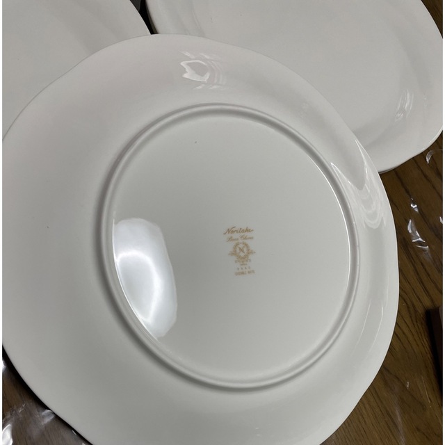 Noritake(ノリタケ)のノリタケ  ボーンチャイナ　大皿5枚 インテリア/住まい/日用品のキッチン/食器(食器)の商品写真
