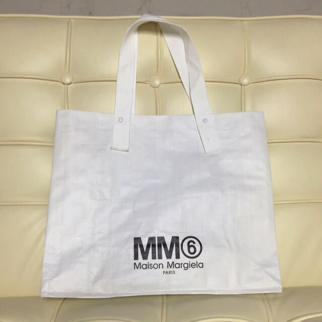 Maison Martin Margiela(マルタンマルジェラ)の送料込 MM6 ショップバッグ 大 レディースのバッグ(ショップ袋)の商品写真