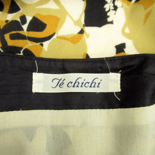 Techichi(テチチ)のテチチ ワンピース 七分袖 ひざ丈 Vネック 花柄 M マルチカラー ベージュ レディースのワンピース(ひざ丈ワンピース)の商品写真