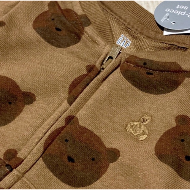 babyGAP(ベビーギャップ)のベビーギャップ★新品 ブラナンベア くま柄 スウェット ジャケット セットアップ キッズ/ベビー/マタニティのベビー服(~85cm)(トレーナー)の商品写真