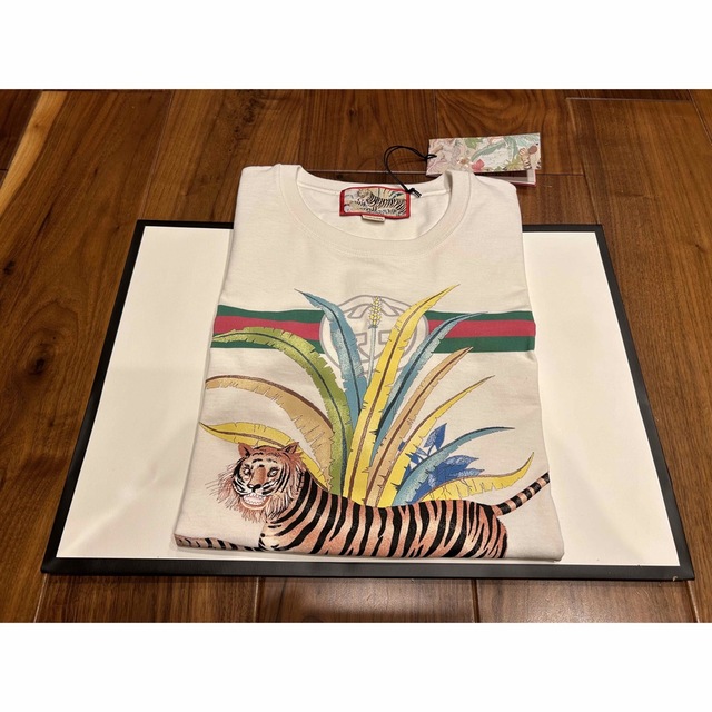 Gucci(グッチ)のGUCCI TIGER コットン Tシャツ ホワイト 新品　男女兼用 メンズのトップス(Tシャツ/カットソー(半袖/袖なし))の商品写真