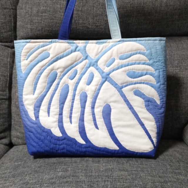 購入者が決まりました!ハンドメイド ハワイアンキルトバッグ (モンステラ) 購入者が決まりました!ハンドメイド ハワイアンキルトバッグ (モンステラ)