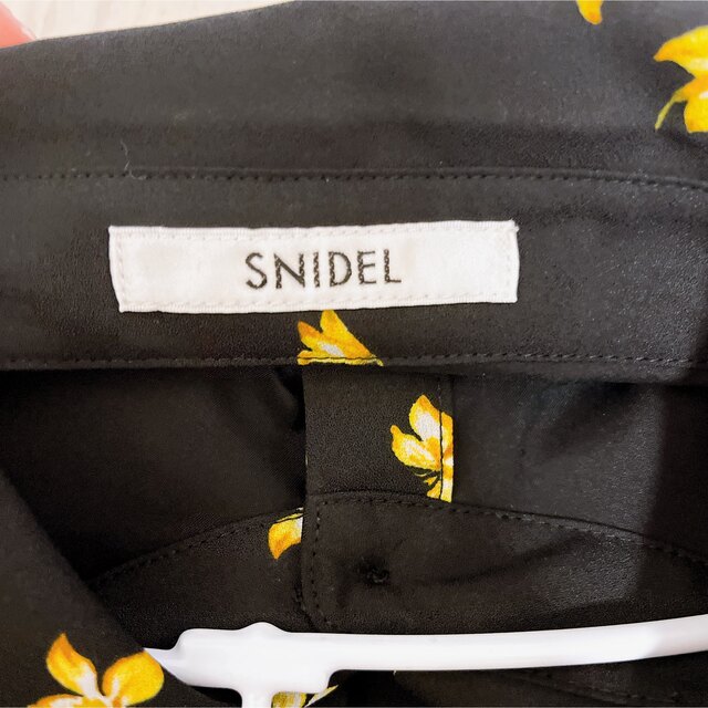 SNIDEL(スナイデル)のSNIDEL  スナイデル  フリルミニプリントワンピース レディースのワンピース(ミニワンピース)の商品写真