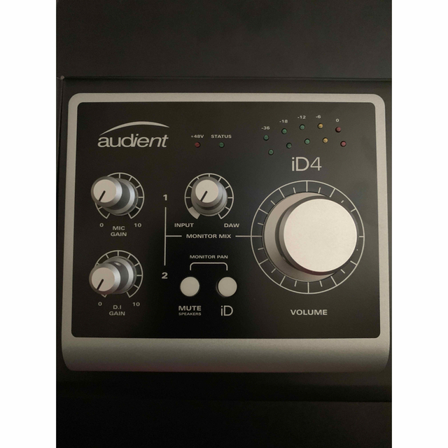 Audient iD4 オーディオインターフェイス 4