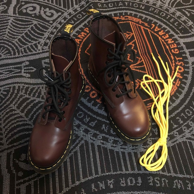 Dr.Martens 8ホール　チェリーレッド