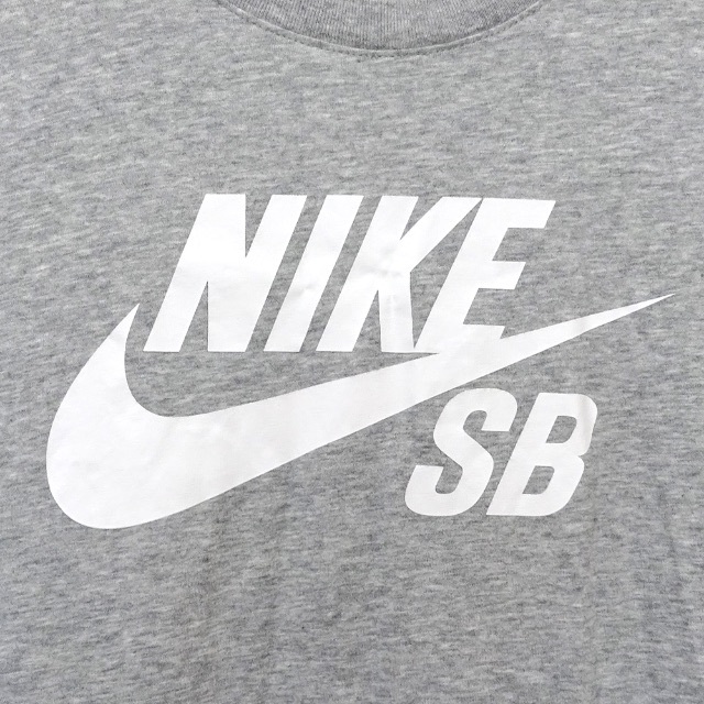 NIKE(ナイキ)のNIKE SB ナイキ　AR4210-063 半袖Tシャツ 女性用　グレー　S レディースのトップス(Tシャツ(半袖/袖なし))の商品写真