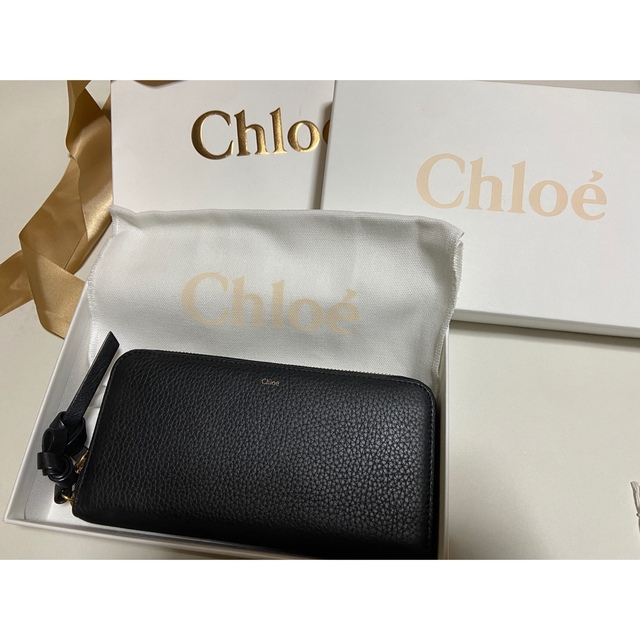 Chloe クロエ 長財布 ラウンドファスナー チャーム付き