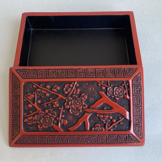 【未使用】堆朱 漆器 木製 漆塗り 手彫り 梅 小物入れ 小箱 工芸品 伝統工芸