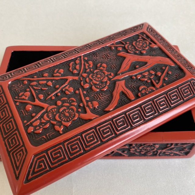 【未使用】堆朱 漆器 木製 漆塗り 手彫り 梅 小物入れ 小箱 工芸品 伝統工芸 | フリマアプリ ラクマ