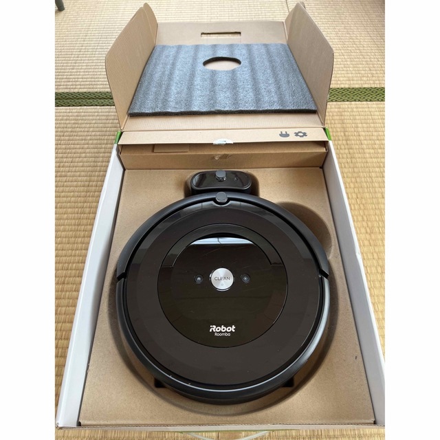 iRobot(アイロボット)の【値下げしました】ルンバe5 スマホ/家電/カメラの生活家電(掃除機)の商品写真