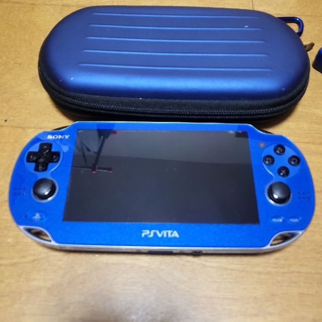 PlayStationVita　サファイアブルー　ケース　充電器　4GB　ソフト 5