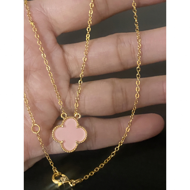 STAINLESS STEEL PINK CLOVER SET  レディースのアクセサリー(ネックレス)の商品写真