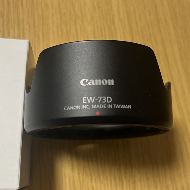 Canon(キヤノン)のCanon レンズフード EW-73D LENS HOOD EW-73D  スマホ/家電/カメラのカメラ(その他)の商品写真