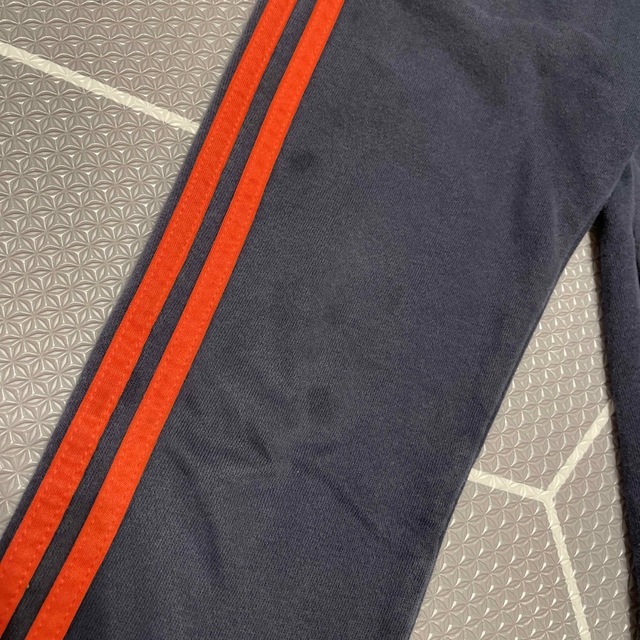 adidas(アディダス)のゆずゆ様　　adidas ズボンとパーカーセット100 キッズ/ベビー/マタニティのキッズ服男の子用(90cm~)(パンツ/スパッツ)の商品写真