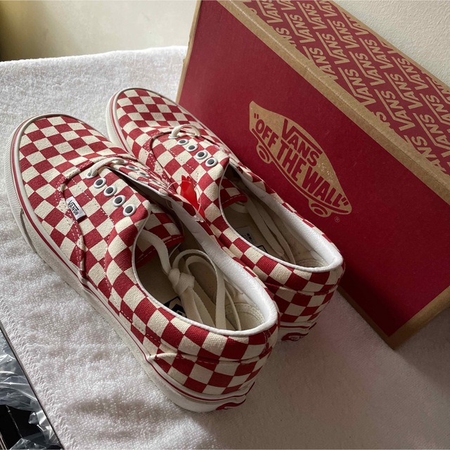 VANS(ヴァンズ)のVANS Era エラ Checkerboard バンズ  チェッカーボード　赤 メンズの靴/シューズ(スニーカー)の商品写真