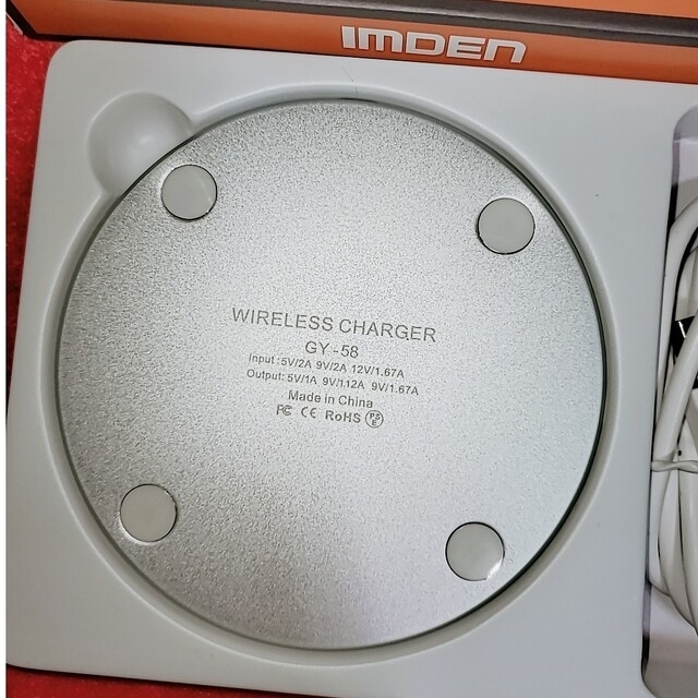 IMDEN ワイヤレス充電器 スマホ/家電/カメラのスマートフォン/携帯電話(バッテリー/充電器)の商品写真