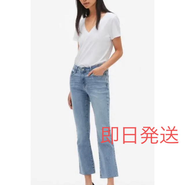 GAP(ギャップ)の新品タグ付きGAP ミッドライズ キッククロップドジーンズ レディースのパンツ(デニム/ジーンズ)の商品写真