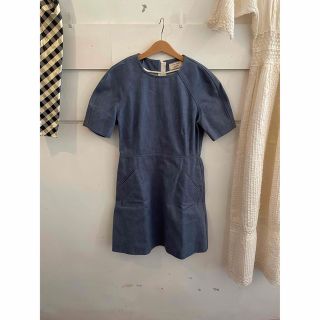 メゾンキツネ(MAISON KITSUNE')の最終価格🦊🇫🇷MAISON KITSUNE' denim onepiece.(ひざ丈ワンピース)