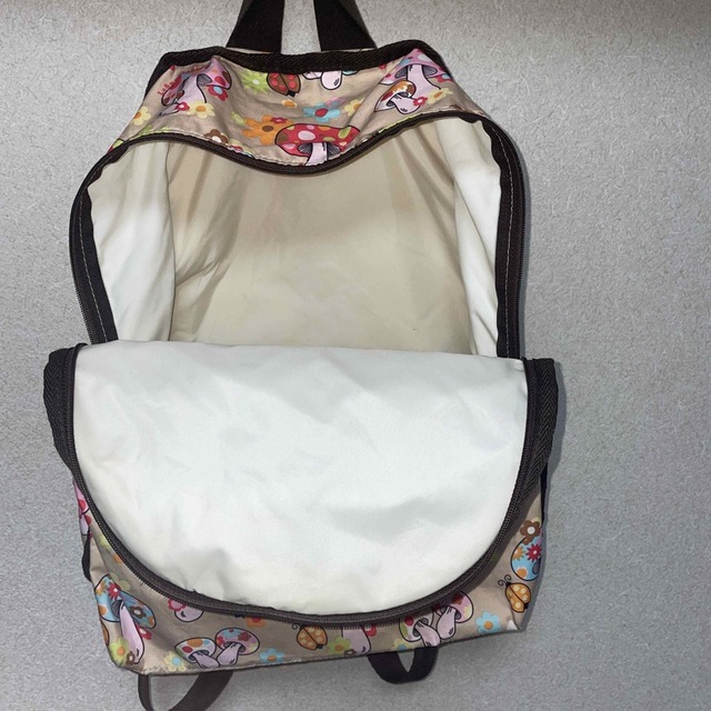 LeSportsac(レスポートサック)のレスポートサックスリックサツク レディースのバッグ(リュック/バックパック)の商品写真