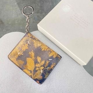 マルタンマルジェラ(Maison Martin Margiela)の【新品】メゾン マルジェラ キーチェーン付 カードケース 花柄 タペストリー(名刺入れ/定期入れ)