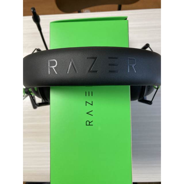 Razer(レイザー)のRAZER ゲーミングヘッドホン スマホ/家電/カメラのオーディオ機器(ヘッドフォン/イヤフォン)の商品写真