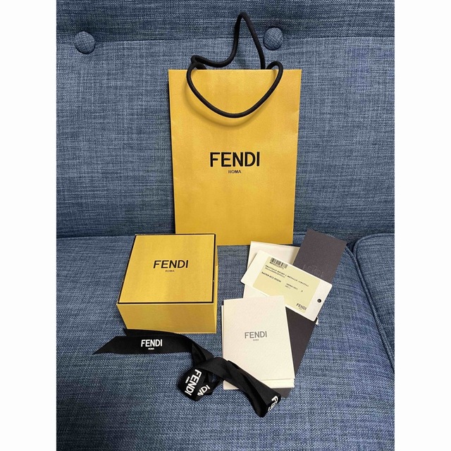 FENDI(フェンディ)のエフ イズ フェンディ ブレスレットS シルバーカラー レディースのアクセサリー(ブレスレット/バングル)の商品写真