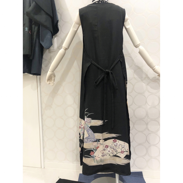 着物リメイク 黒留袖 ロングチュニックの通販 by ちーぼー/着物 着物リメイク 黒留袖 ロングチュニックの通販 by ちーぼー/着物