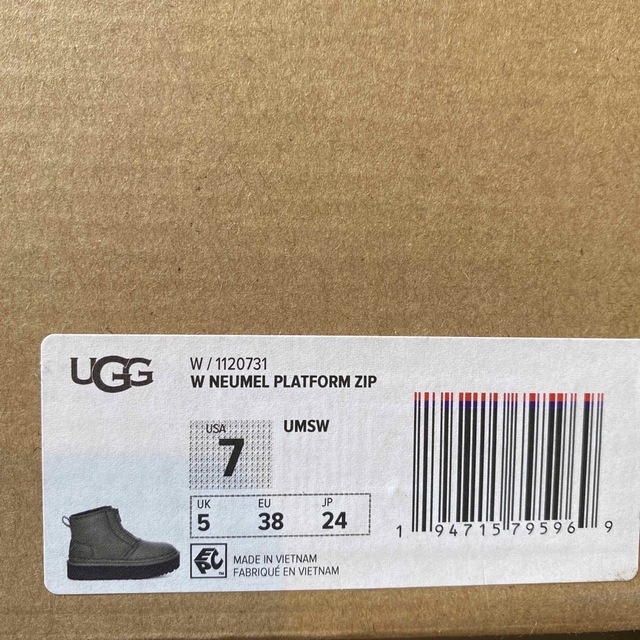 UGG(アグ)のUGG  NEUMEL PLATFORM ZIP レディースの靴/シューズ(ブーツ)の商品写真